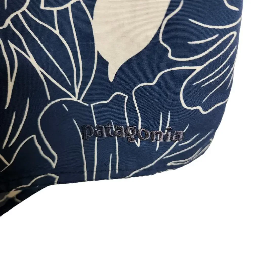 Patagonia Wavefarer Board Shorts Tropical Floral Men's Size 31 Blue Cream‎